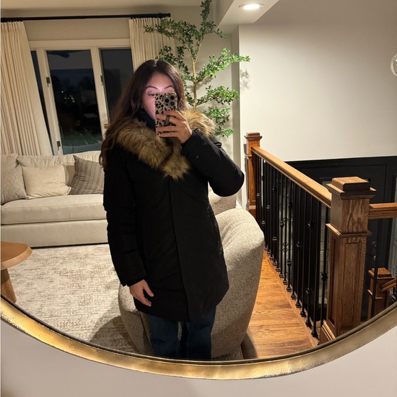 Babaton Black Puffer Coat with Faux Fur Trim Aritzia - Picture 6 of 11